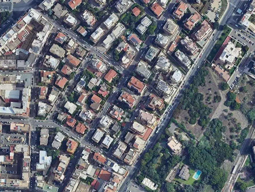 Immagine 12 di Magazzino in vendita  in Via Niccolò Machiavelli  a Cagliari