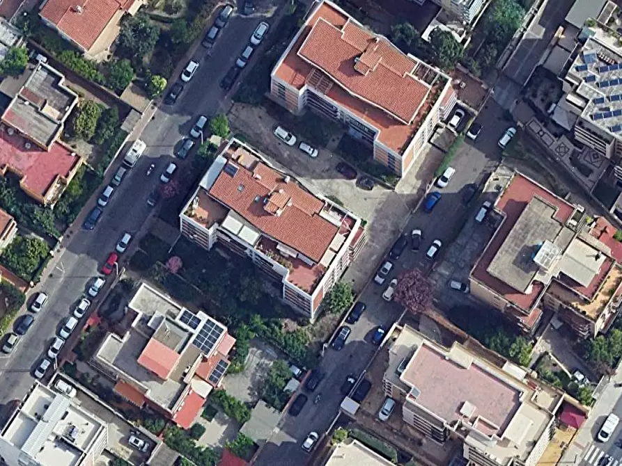 Immagine 14 di Magazzino in vendita  in Via Niccolò Machiavelli  a Cagliari