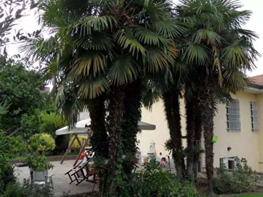 Immagine 7 di Villa in vendita  in via Casentino a Monza