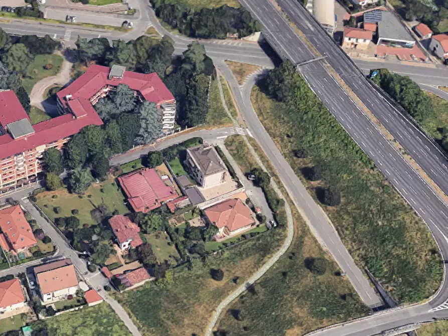Immagine 14 di Villa in vendita  in via Casentino a Monza