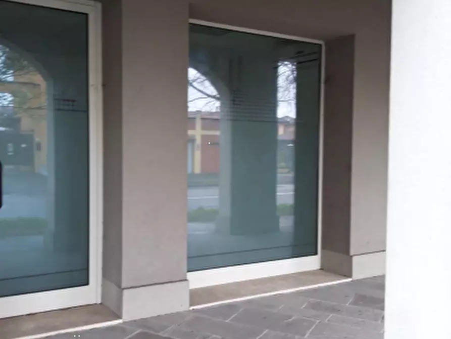 Immagine 2 di Negozio in vendita  in Via dei Mulini a Codogno