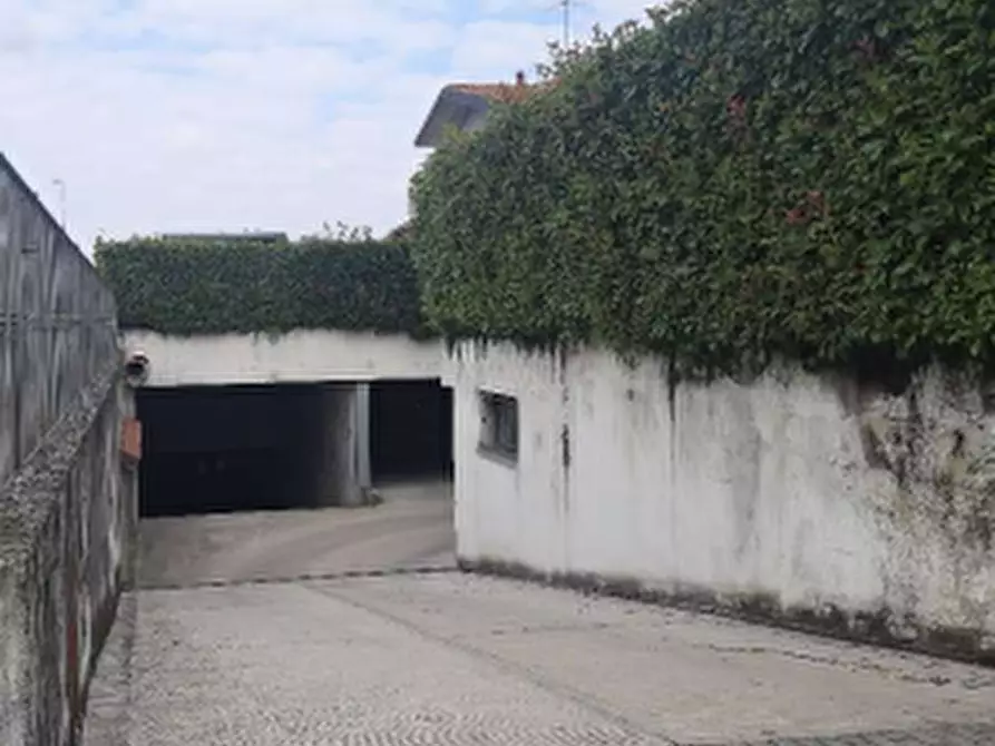 Immagine 3 di Garage in vendita  in Via Alessandro Volta a Cassano D'adda