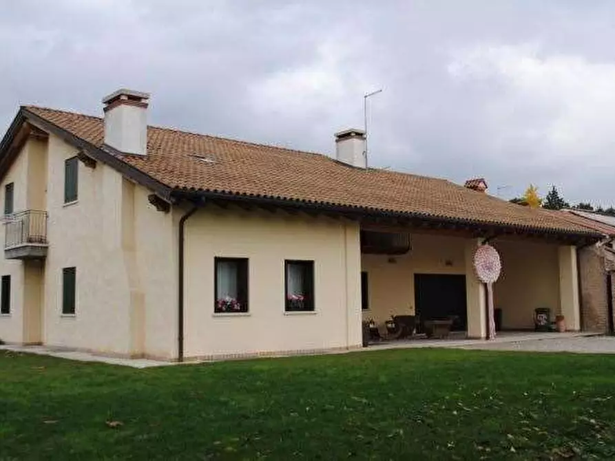Immagine 1 di Casa indipendente in vendita  in Via Ca' Vico a Rossano Veneto