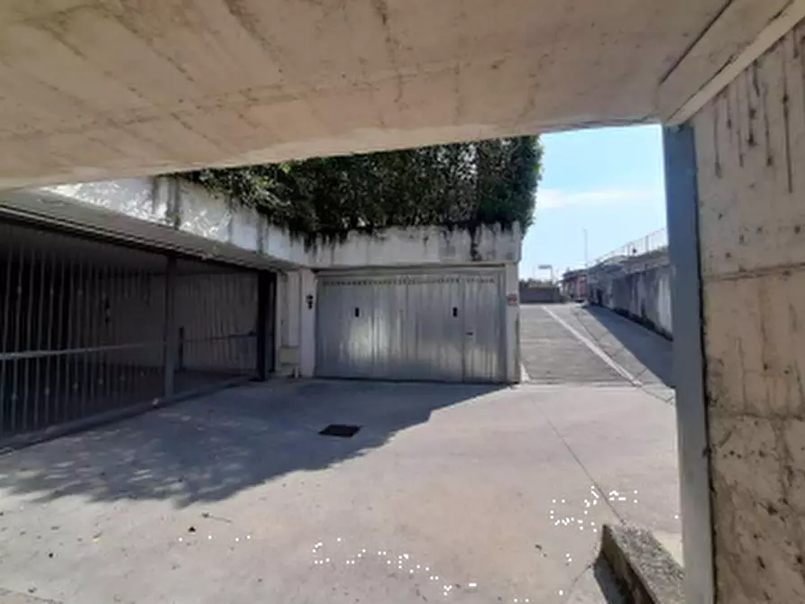 Immagine 9 di Garage in vendita  in Via Alessandro Volta a Cassano D'adda