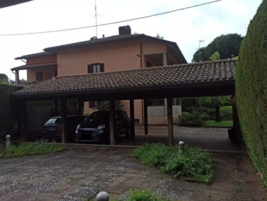 Immagine 2 di Posto auto in vendita  in Via Risorgimento a Longone Al Segrino