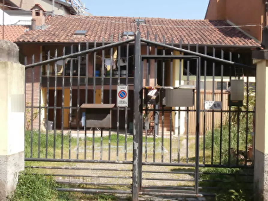 Immagine 1 di Porzione di casa in vendita  in Via Roma  a Ciserano