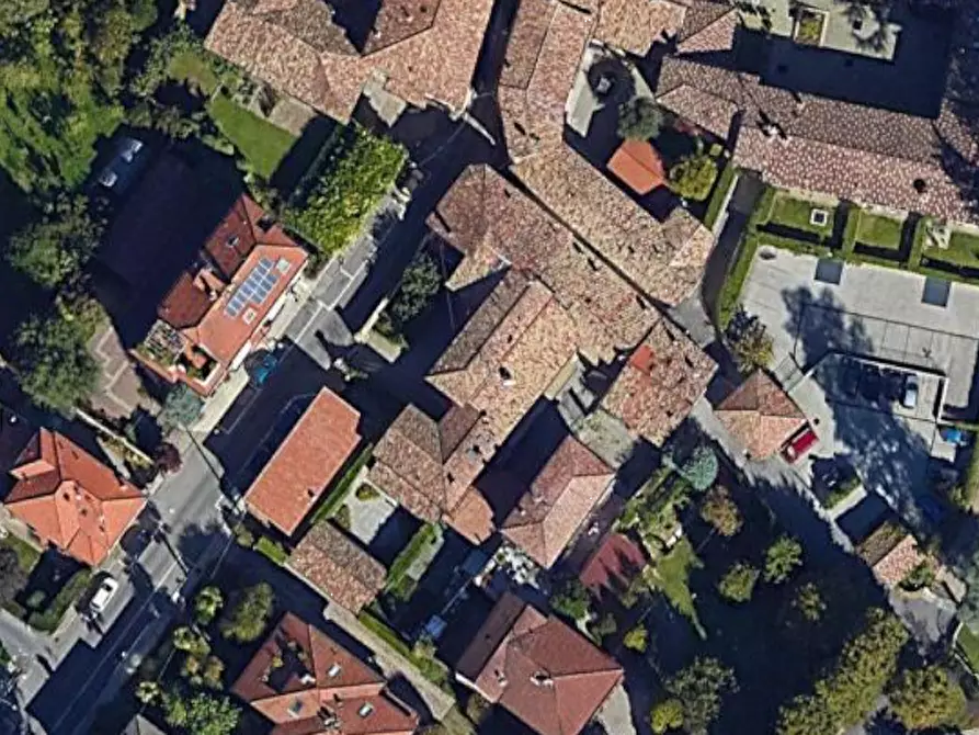 Immagine 6 di Posto auto in vendita  in Via Risorgimento a Longone Al Segrino