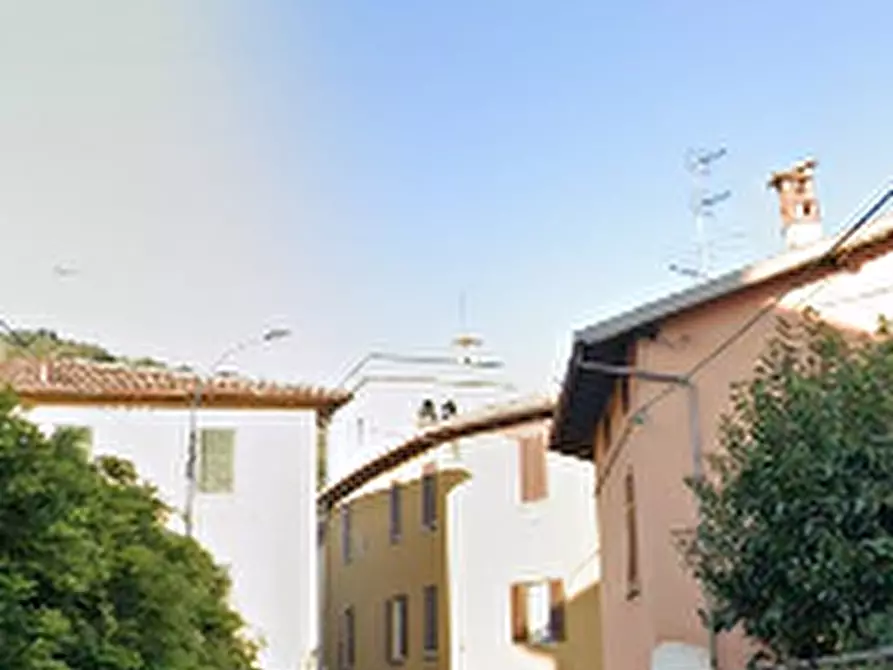 Immagine 7 di Posto auto in vendita  in Via Risorgimento a Longone Al Segrino