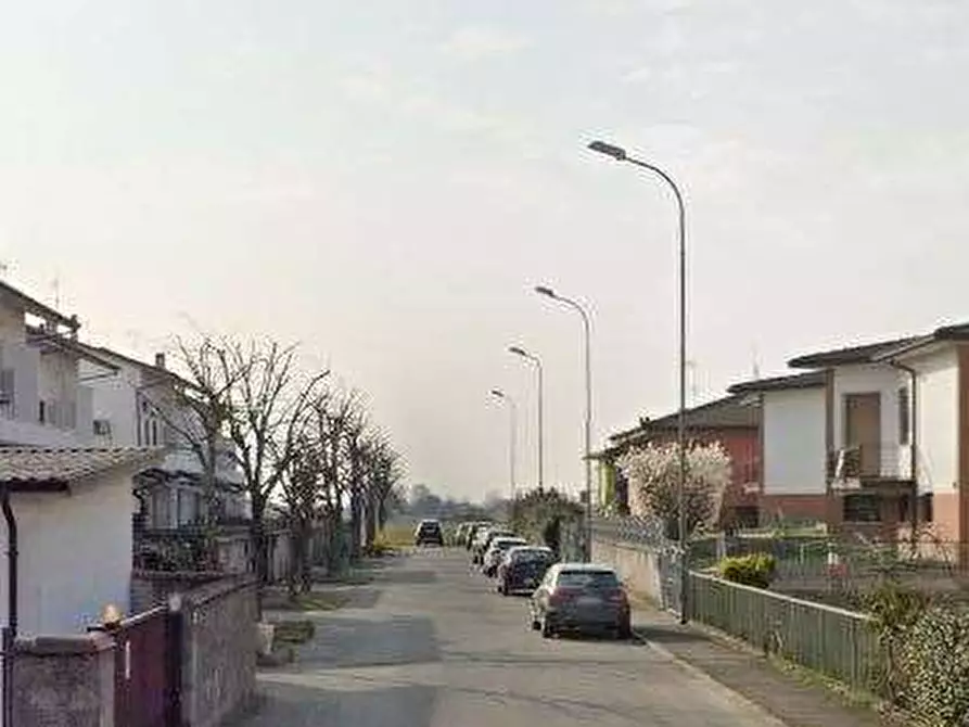 Immagine 3 di Garage in vendita  in Via Don Milani a Torrevecchia Pia