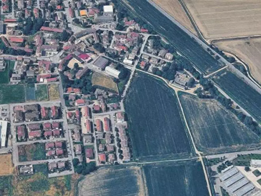 Immagine 6 di Garage in vendita  in Via Don Milani a Torrevecchia Pia