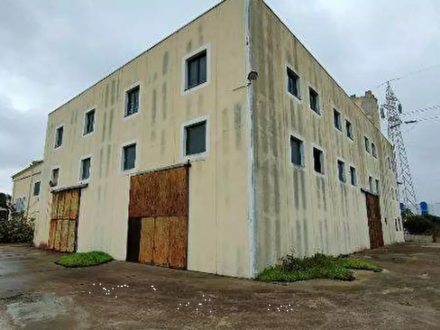Immagine 1 di Capannone industriale in vendita  in VIA CETTOLINI a Elmas