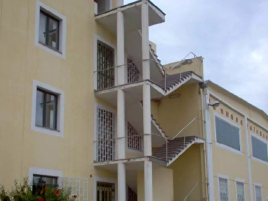 Immagine 2 di Capannone industriale in vendita  in VIA CETTOLINI a Elmas