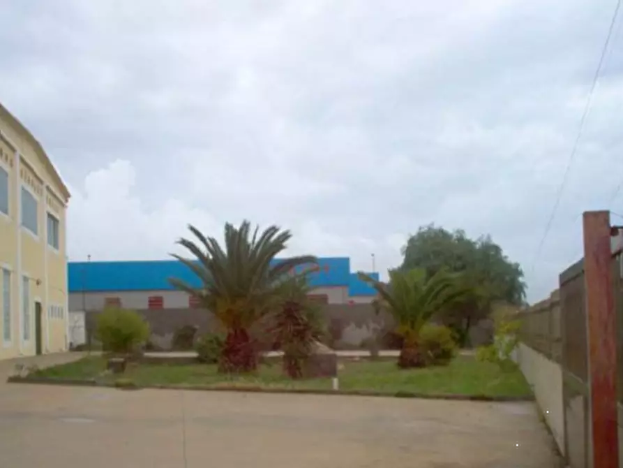 Immagine 10 di Capannone industriale in vendita  in VIA CETTOLINI a Elmas