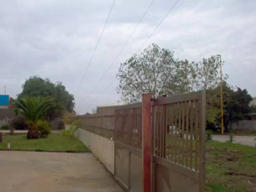 Immagine 12 di Capannone industriale in vendita  in VIA CETTOLINI a Elmas