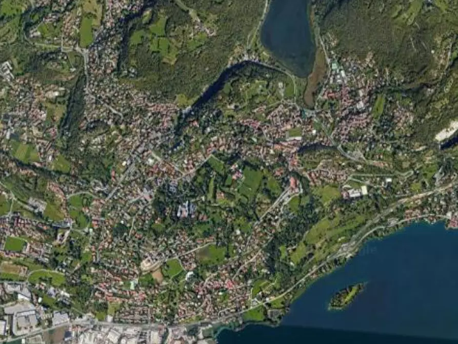 Immagine 6 di Appartamento in vendita  in Via Risorgimento a Longone Al Segrino