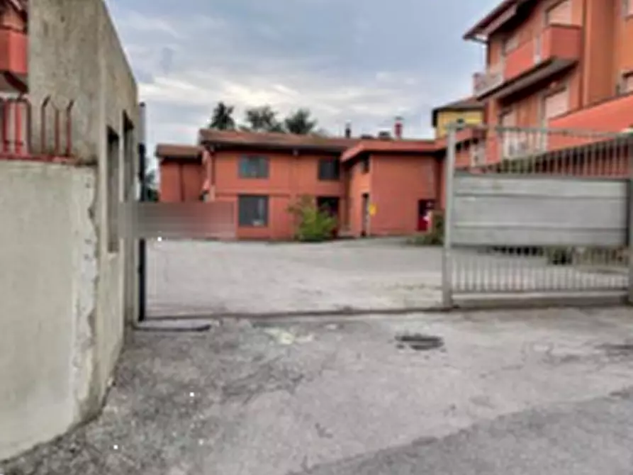 Immagine 3 di Capannone industriale in vendita  in Via San Carlo Borromeo a Casatenovo