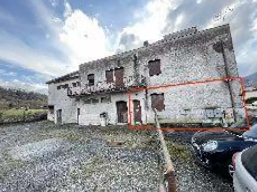 Immagine 2 di Negozio in vendita  in Via Garibaldi  a Monasterolo Del Castello