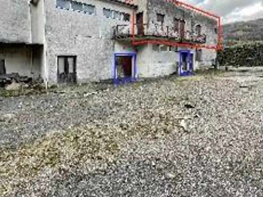 Immagine 4 di Negozio in vendita  in Via Garibaldi  a Monasterolo Del Castello