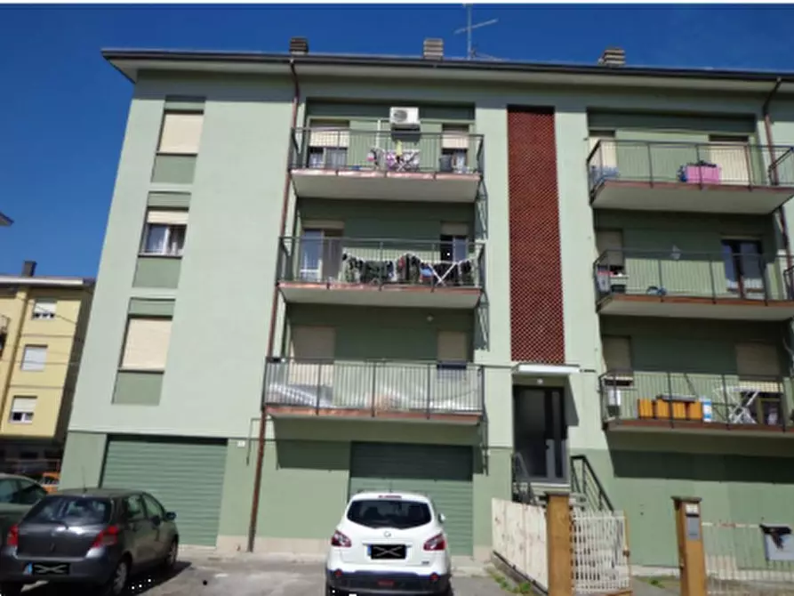 Immagine 1 di Appartamento in vendita  in Via Marmolada a Carpi
