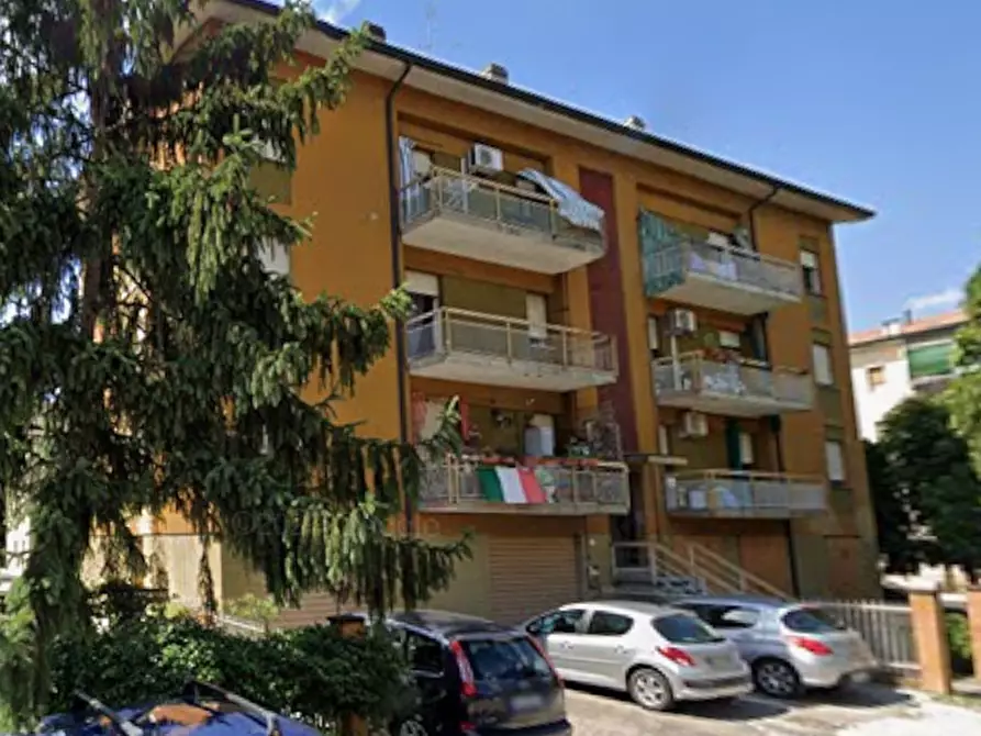 Immagine 5 di Appartamento in vendita  in Via Marmolada a Carpi