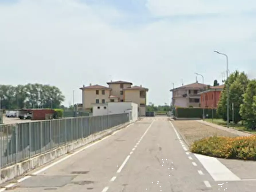 Immagine 5 di Magazzino in vendita  in Via Pietro Nenni a Borgo Virgilio