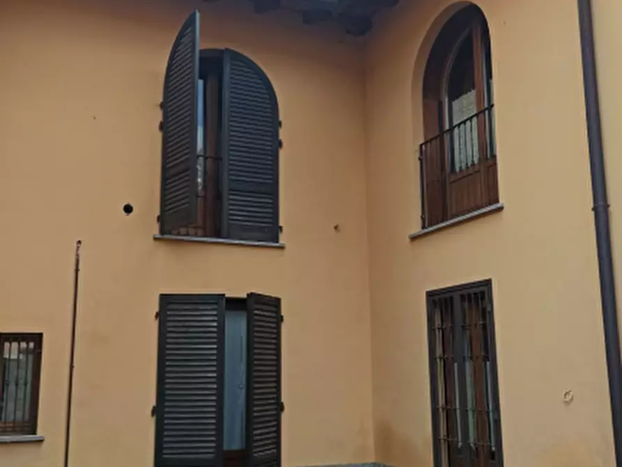 Immagine 1 di Villa in vendita  in Via Risorgimento a Longone Al Segrino