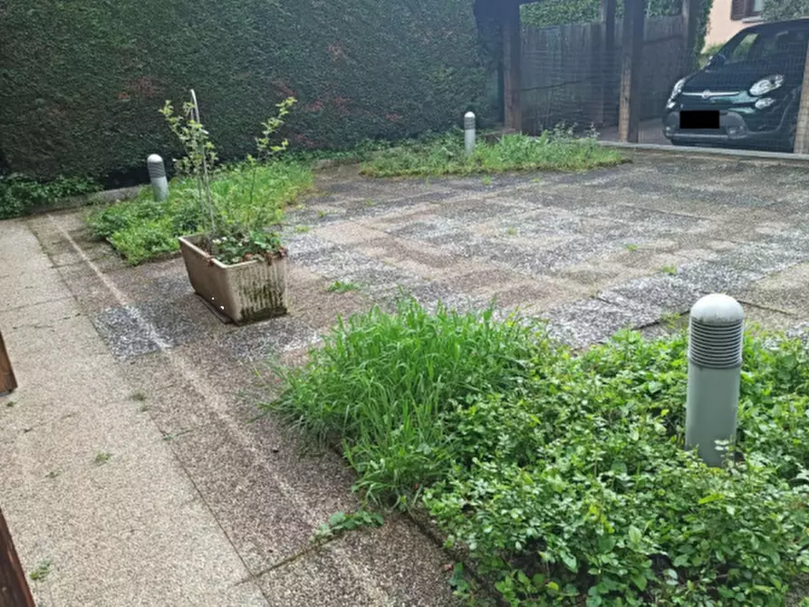 Immagine 3 di Villa in vendita  in Via Risorgimento a Longone Al Segrino