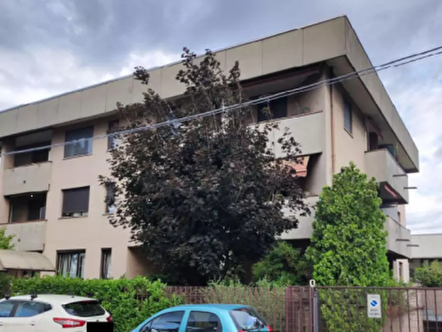 Immagine 2 di Appartamento in vendita  in Viale Lombardia  a Legnano