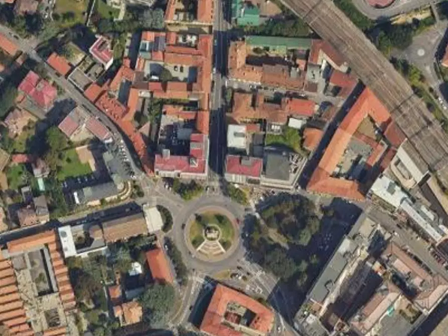 Immagine 25 di Appartamento in vendita  in Piazza Risorgimento a Gallarate