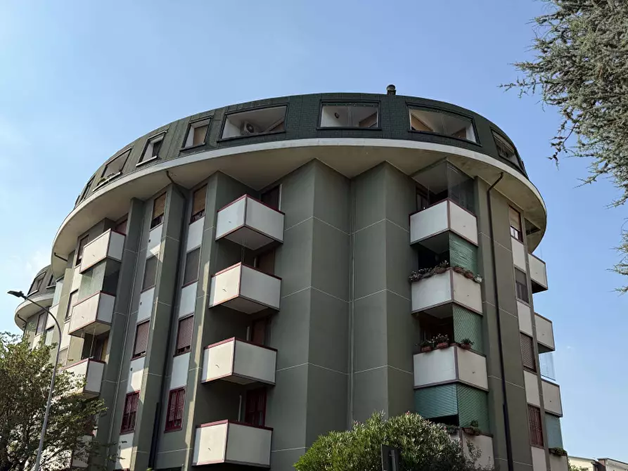 Immagine 4 di Appartamento in vendita  in Via Monte Cervino a Melzo