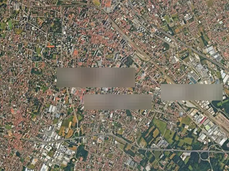 Immagine 4 di Garage in vendita  in Corso Leonardo da Vinci  a Gallarate