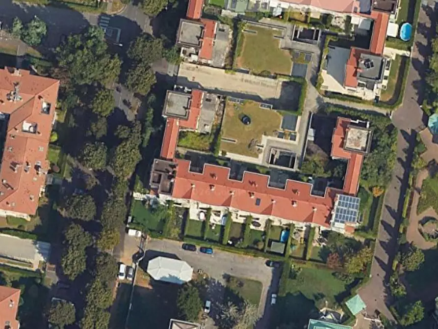 Immagine 6 di Garage in vendita  in Corso Leonardo da Vinci  a Gallarate