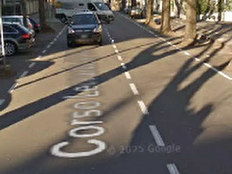 Immagine 3 di Garage in vendita  in Corso Leonardo da Vinci a Gallarate