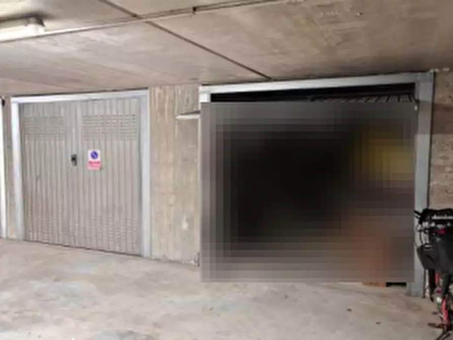 Immagine 1 di Garage in vendita  in Corso Leonardo da Vinci a Gallarate