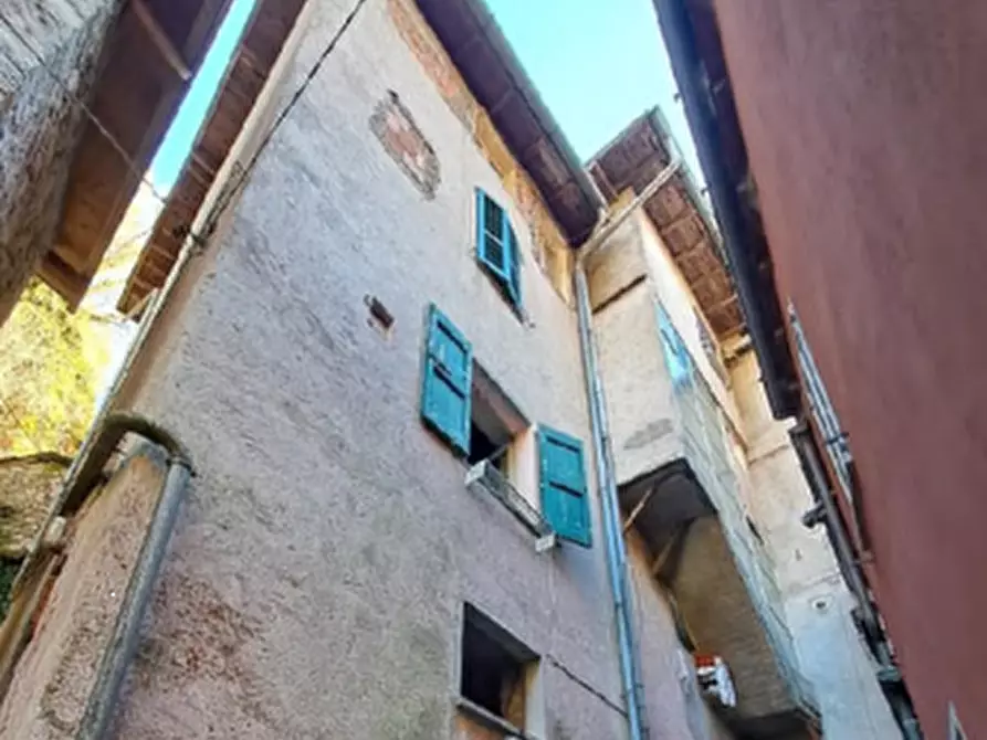 Immagine 1 di Porzione di casa in vendita  in Via Trebisonda  a Valsolda