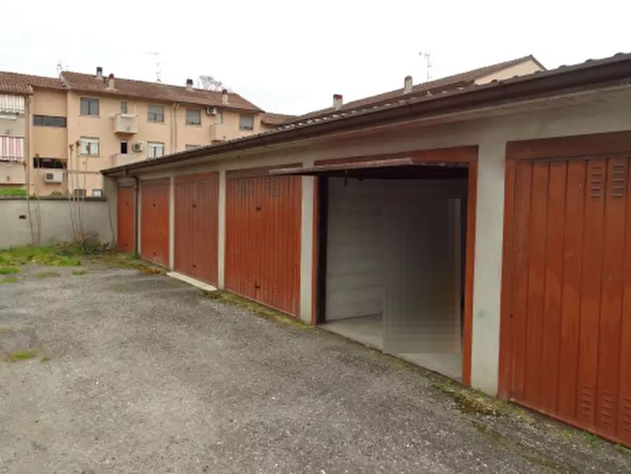 Immagine 1 di Garage in vendita  in Via Vaccari a Maleo