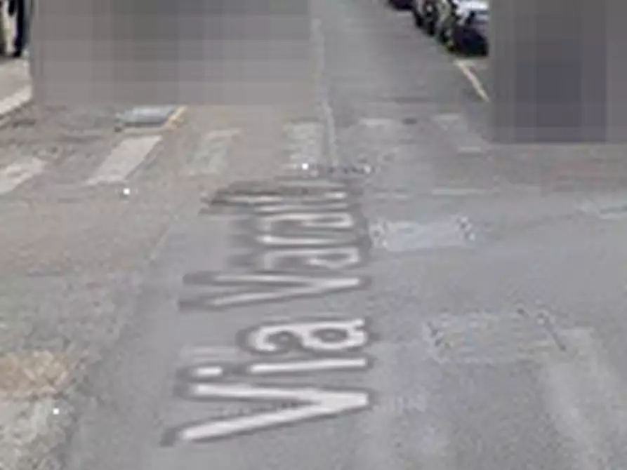 Immagine 4 di Negozio in vendita  in Via Varaita a Torino