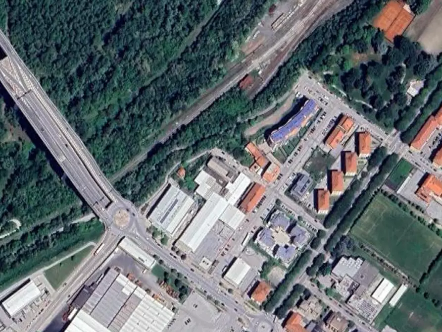 Immagine 1 di Garage in vendita  in Via Donato Bramante a Cuneo