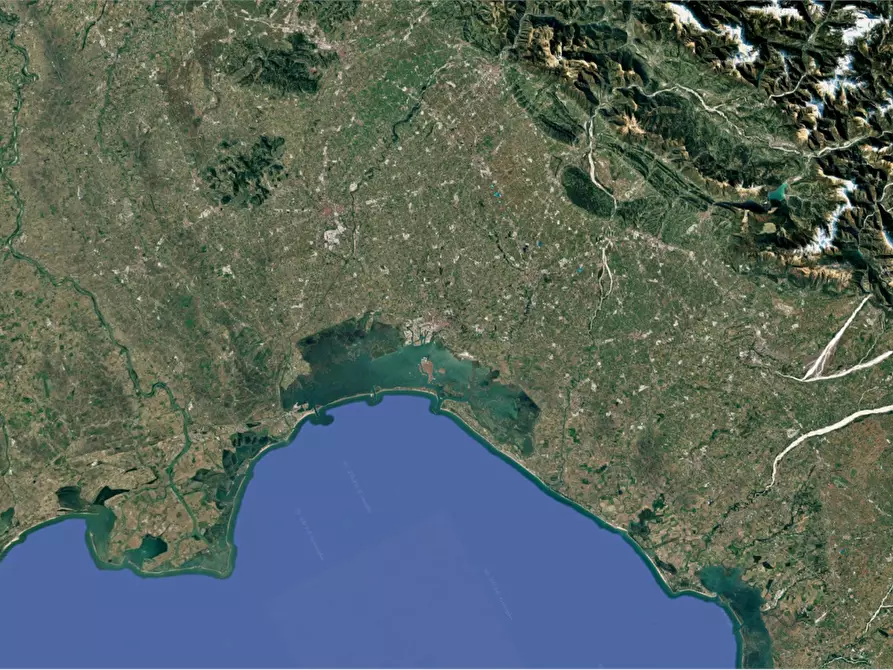 Immagine 19 di Appartamento in vendita  in Via Piazza Mercato a Venezia