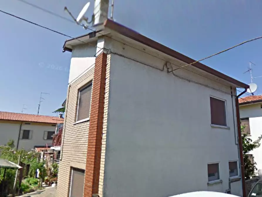 Immagine 1 di Casa indipendente in vendita  in Via Manzoni a Marano Lagunare