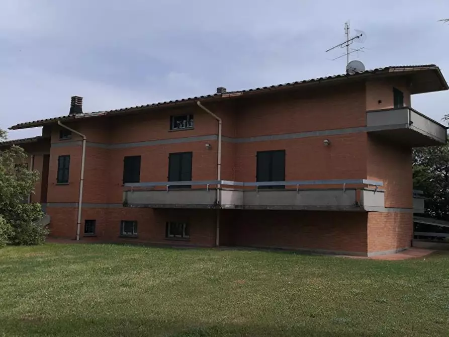 Immagine 1 di Porzione di villa in vendita  in Via Mombaroccio a Cartoceto