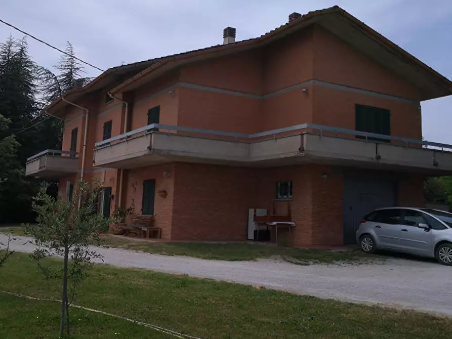 Immagine 2 di Porzione di villa in vendita  in Via Mombaroccio a Cartoceto