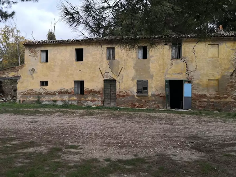 Immagine 3 di Porzione di villa in vendita  in Via Mombaroccio a Cartoceto