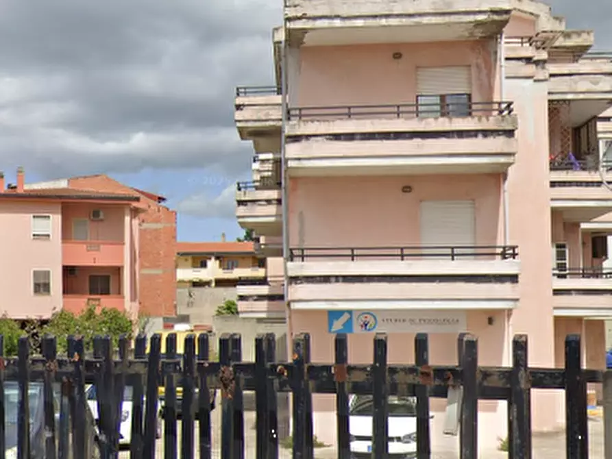 Immagine 1 di Ufficio in vendita  in Via 2 Agosto 1980 a Assemini