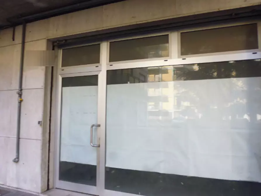Immagine 1 di Negozio in vendita  in Via Genova  a Venezia