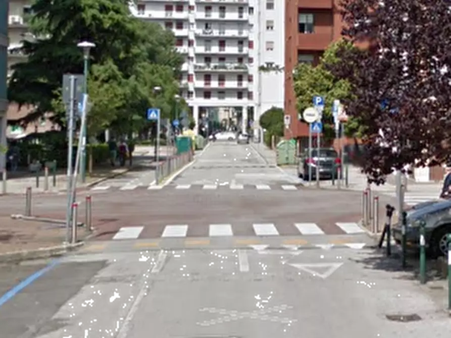 Immagine 3 di Negozio in vendita  in Via Genova  a Venezia