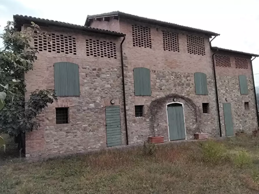 Immagine 1 di Villa in vendita  in Via Radici Sud a Castellarano