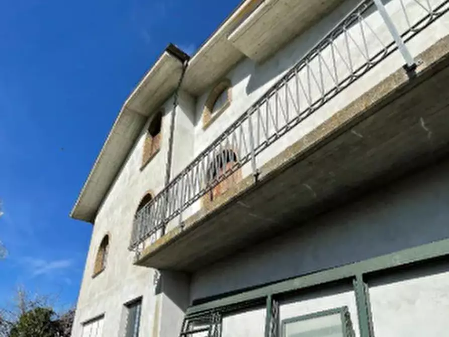 Immagine 6 di Rustico / casale in vendita  in Via Palazzo a Terre Roveresche