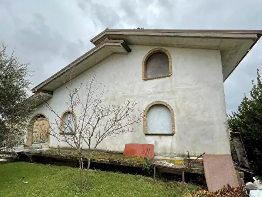 Immagine 2 di Rustico / casale in vendita  in Via Palazzo a Terre Roveresche