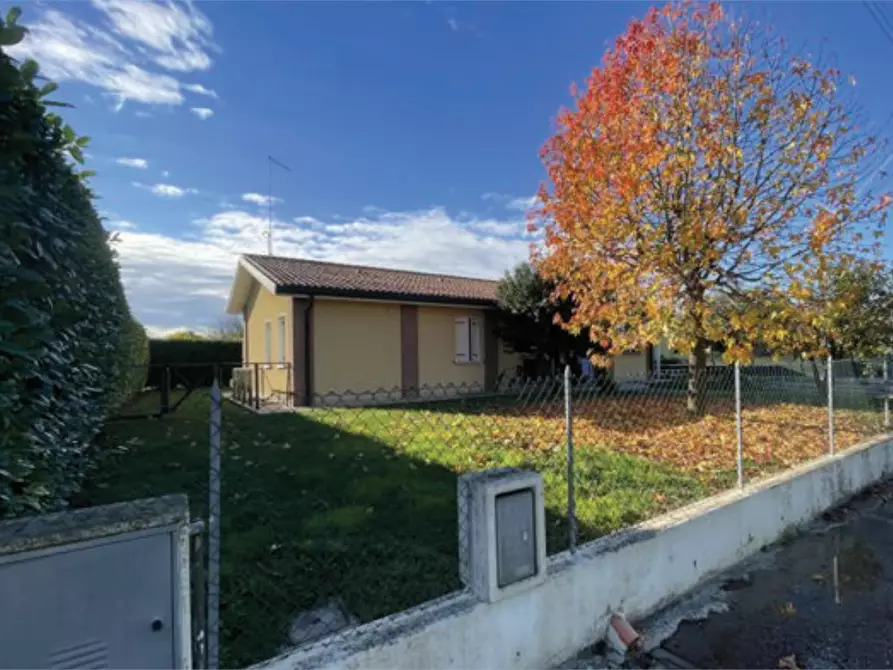 Immagine 1 di Villa in vendita  in Via Pistor a Roncade